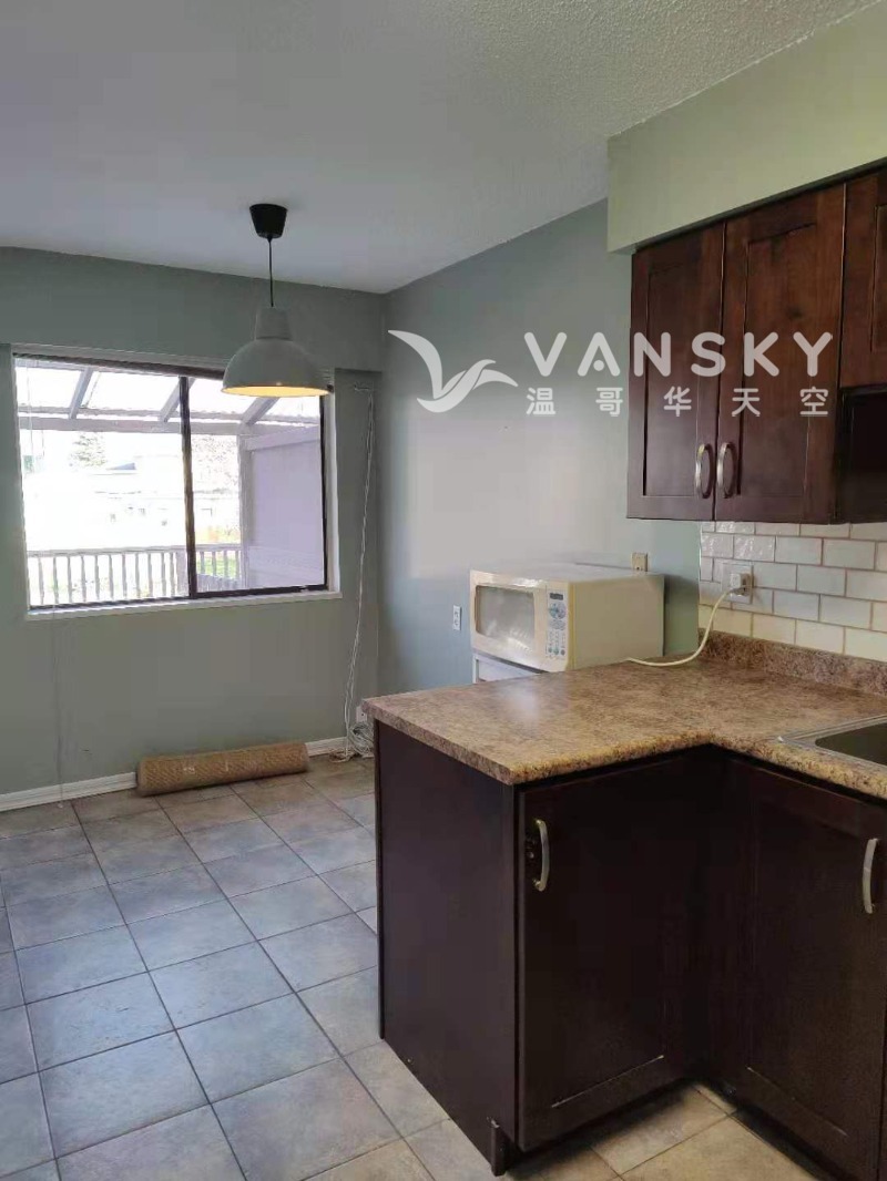 250507235203_Eating area.jpg